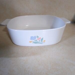 CORNINGWARE FRIENDSHIP FLOWERS 1 Lt Casserole Dish A-1-B Pastels No Lid